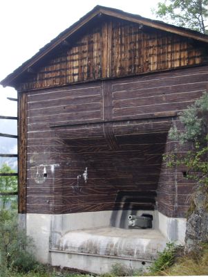 81---Grange-et-obusier-105-Valais