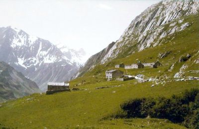 Seloge 12 casernt. 1980
